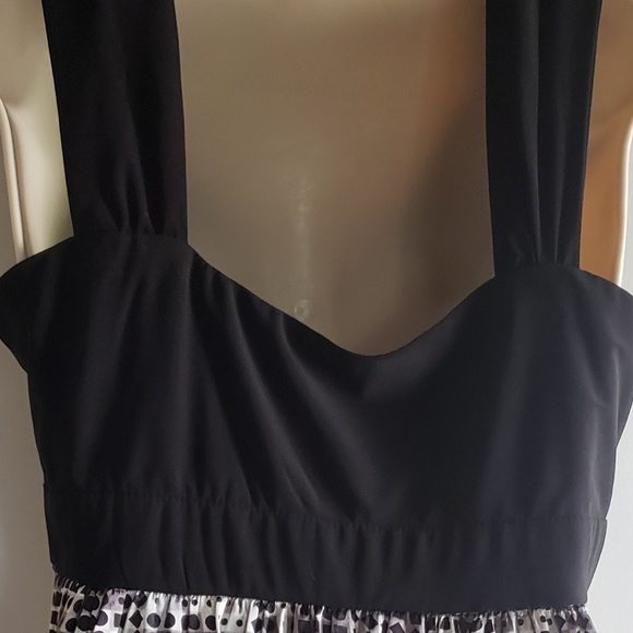 Classy sun dress - Picture 3 of 5